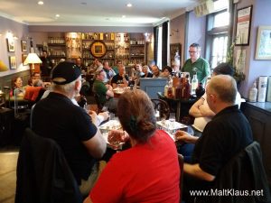 Mark Watt leading the Cadenhead's alternative tasting